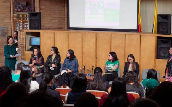 Con un llamado a la garantía de los derechos de las mujeres, Bogotá conmemora el Día de Acción Global por el acceso a la IVE​​