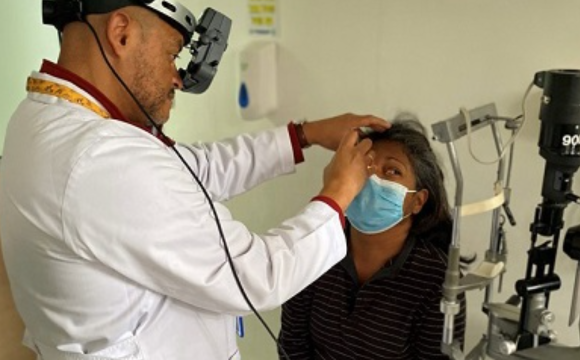 Yasmira Briceño recuperó la visión y su proyecto de vida gracias al servicio de oftalmología del Hospital Simón Bolívar​​